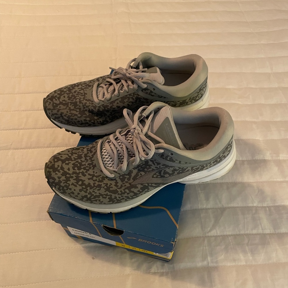 Brooks Tennis Shoes